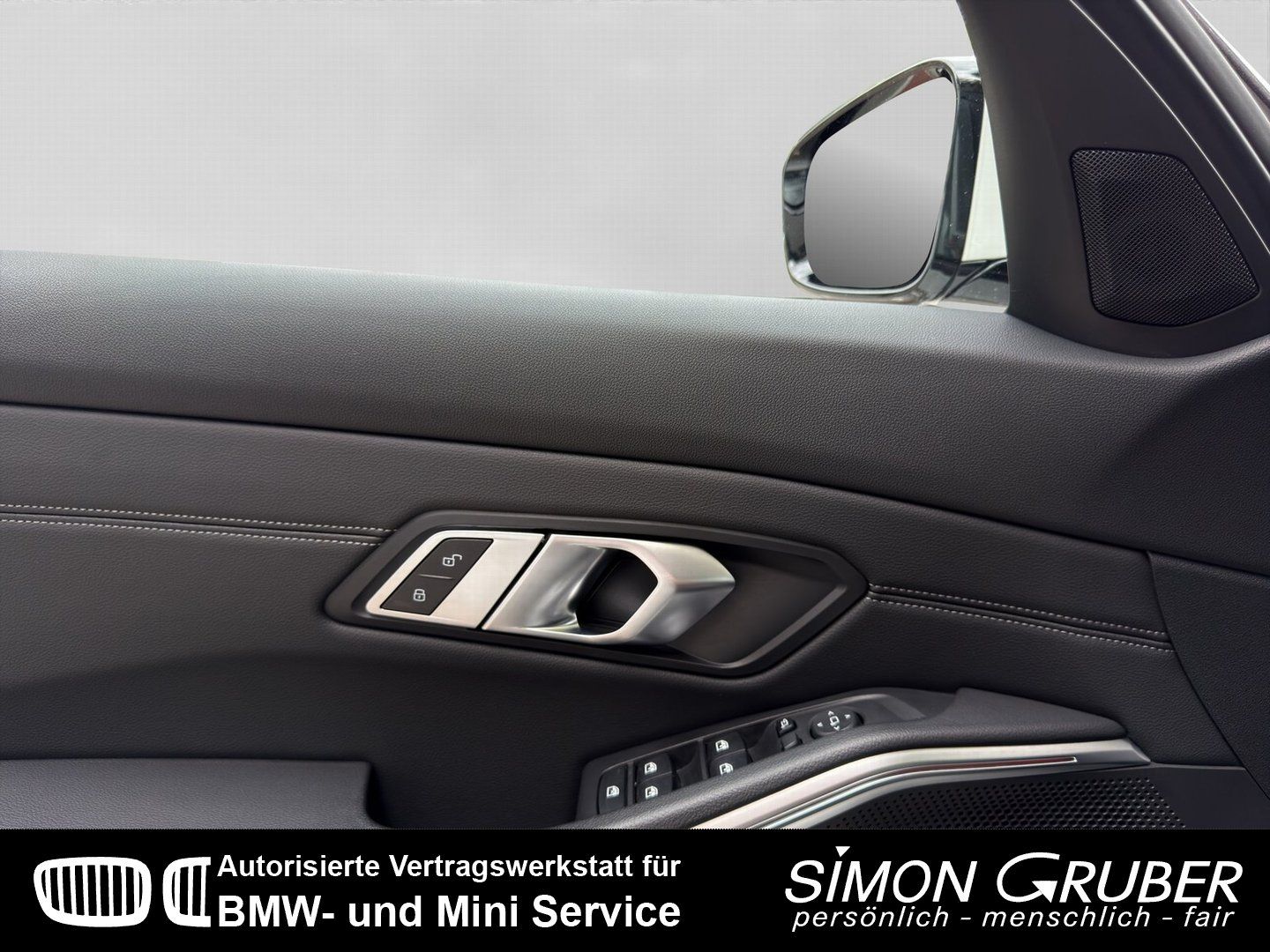 Fahrzeugabbildung BMW 318 i Adv Shadow HUD SHZ Innovationspaket Kamera