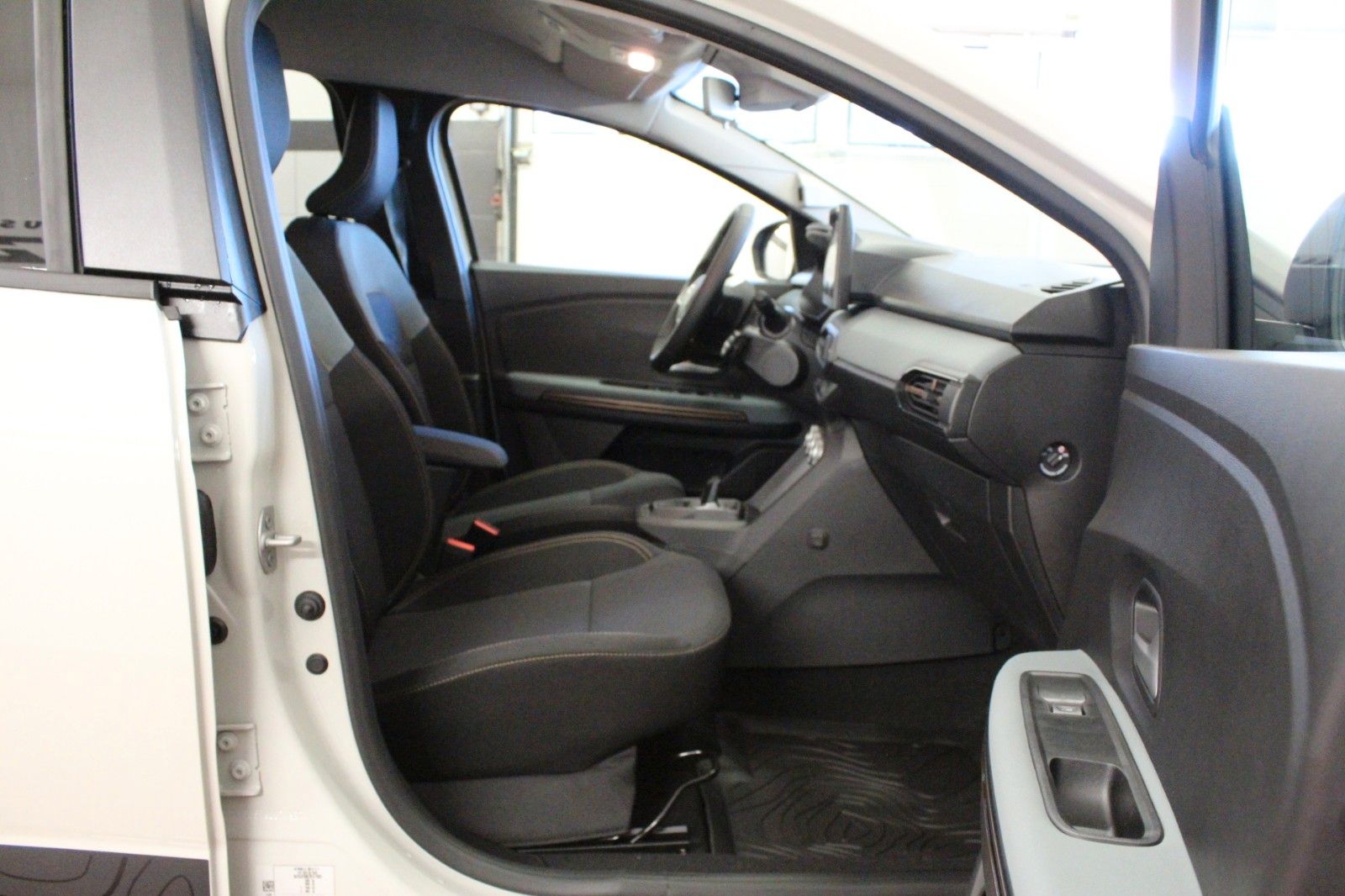 Fahrzeugabbildung Dacia Jogger Hybrid 155 Extreme 5-Sitzer MY 2026