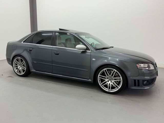 Audi RS4 Lim. 4.2 FSI quattro*Leder*Glasschiebedach*