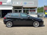 Alfa Romeo Alfa 147 2.0 TS 16V Distinctive *el. Schiebedach - Alfa Romeo 147: Distinctive