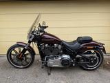 Harley-Davidson Breakout - Motorräder in Halle