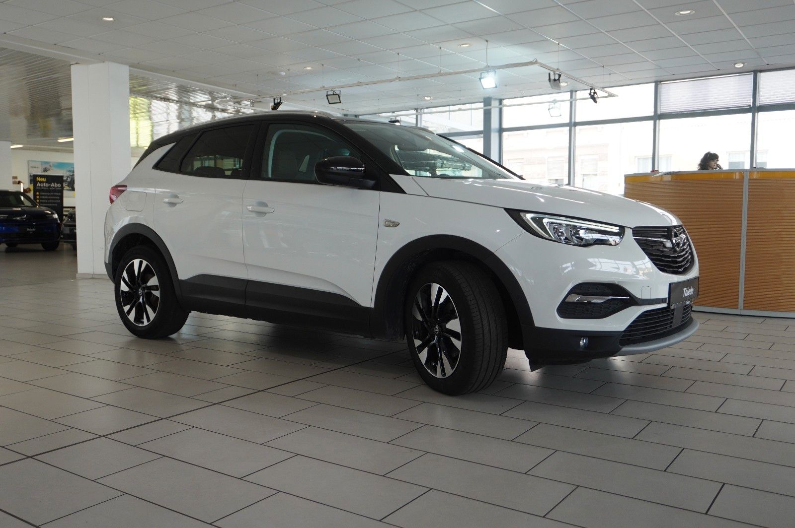Fahrzeugabbildung Opel Grandland 1.5D ELEGANCE NAVI/LED/KAMERA/SPORT/SH