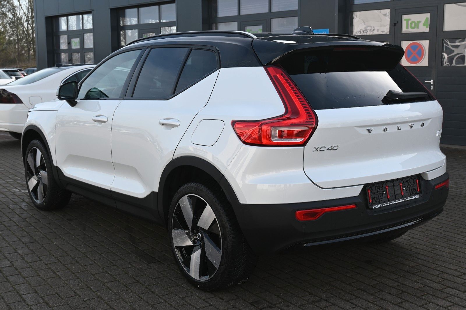 Fahrzeugabbildung Volvo XC40 Ultimate RC Pure Electric AWD*360°*PANO*GSD