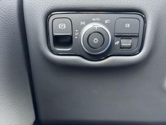 Fahrzeugabbildung Mercedes-Benz V300d 4M EXCLUSIVE AMG XL LUX-SITZE AIRMATIC