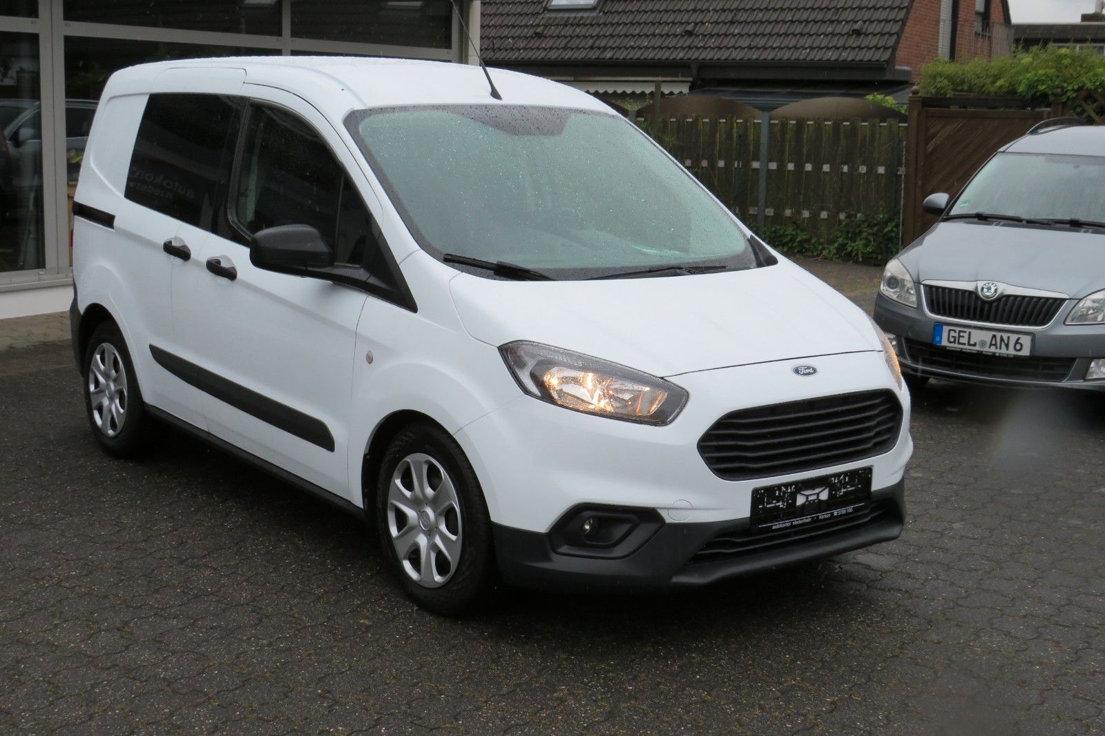 Fahrzeugabbildung Ford Transit Courier TREND NAVI SCHECKHEFT 1.HD