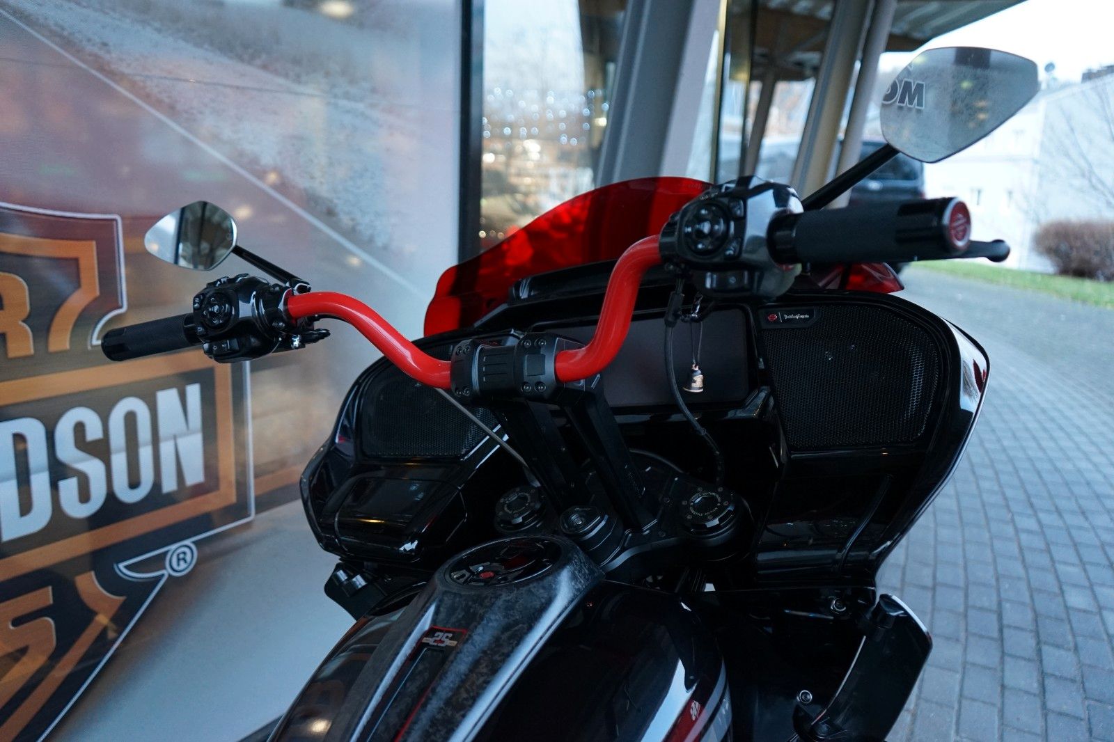 Fahrzeugabbildung Harley-Davidson Road Glide ST CVO CLUBSTYLE