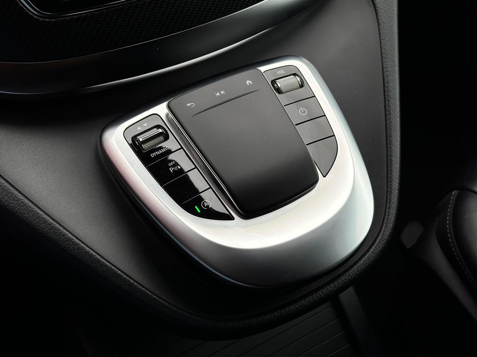 MERCEDES-BENZ V 300d EDITION 19 AMG LANG* LED#AHK#ACC#SHZ#SH - Image 14