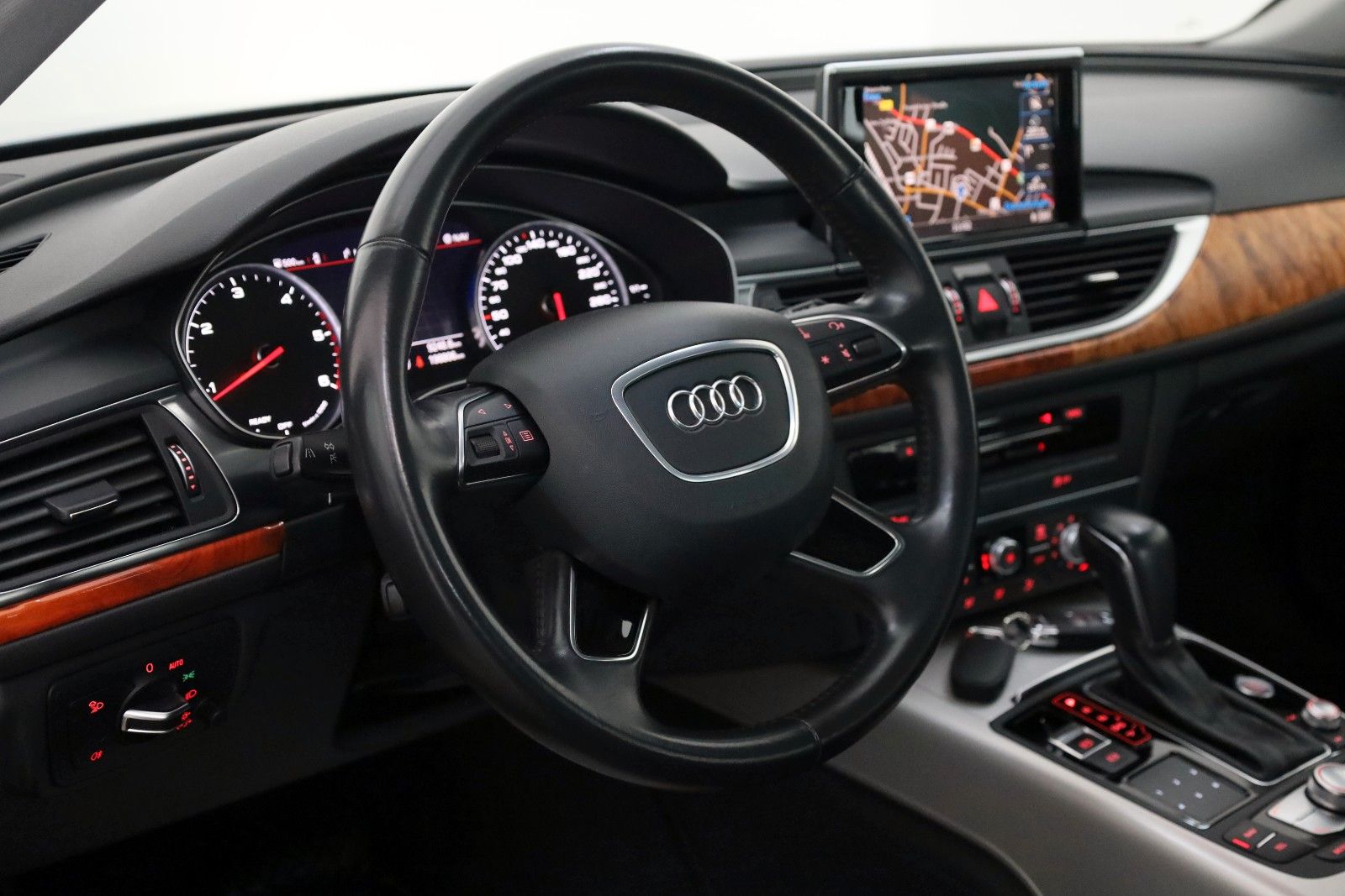 Fahrzeugabbildung Audi A6 Avant 3.0TDI Leder,Navi,Xenon,Panor,BOSE,+WR