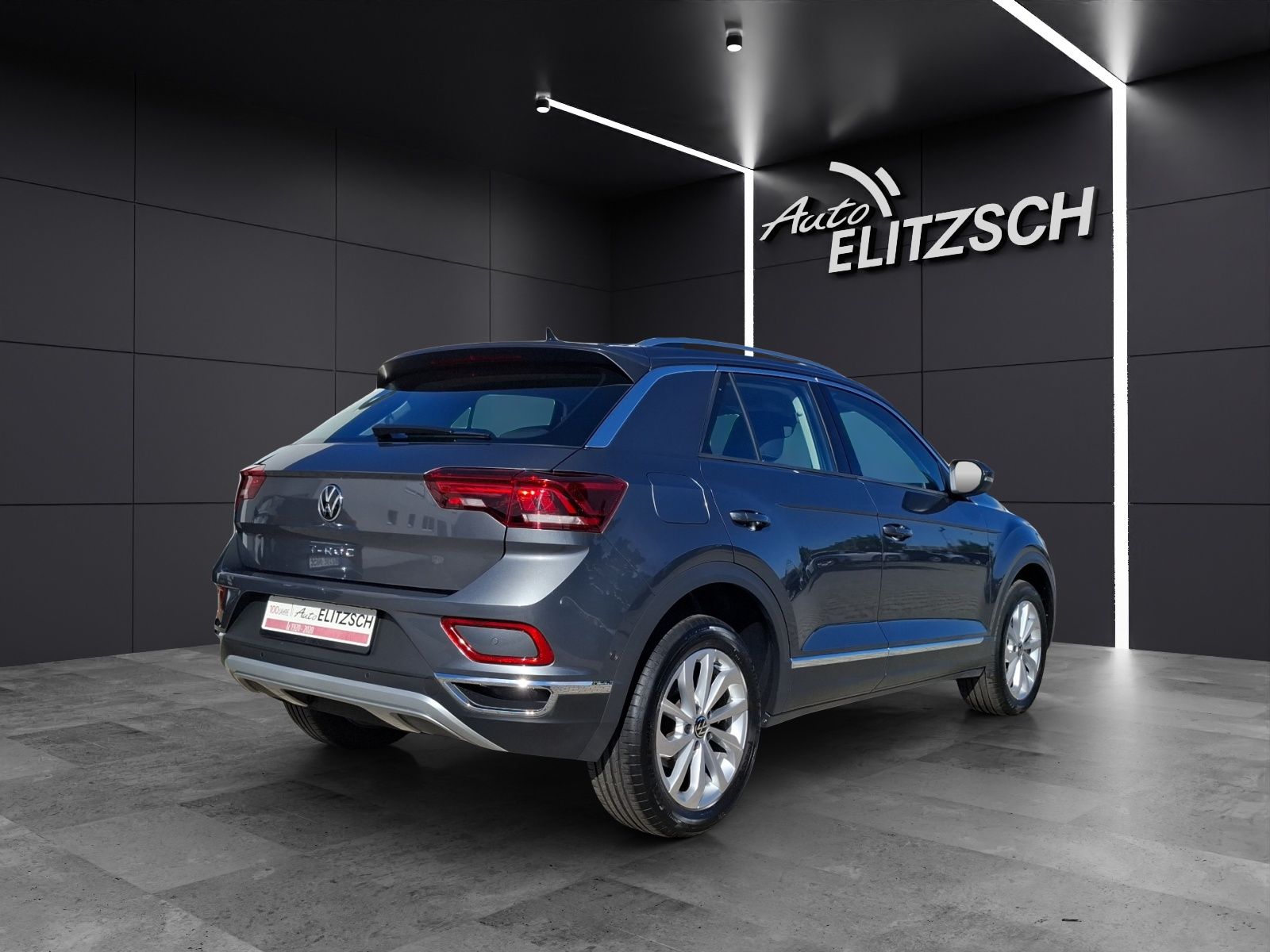 Fahrzeugabbildung Volkswagen T-Roc TSI Style DSG STH LED AHK Navi AID ACC RFK