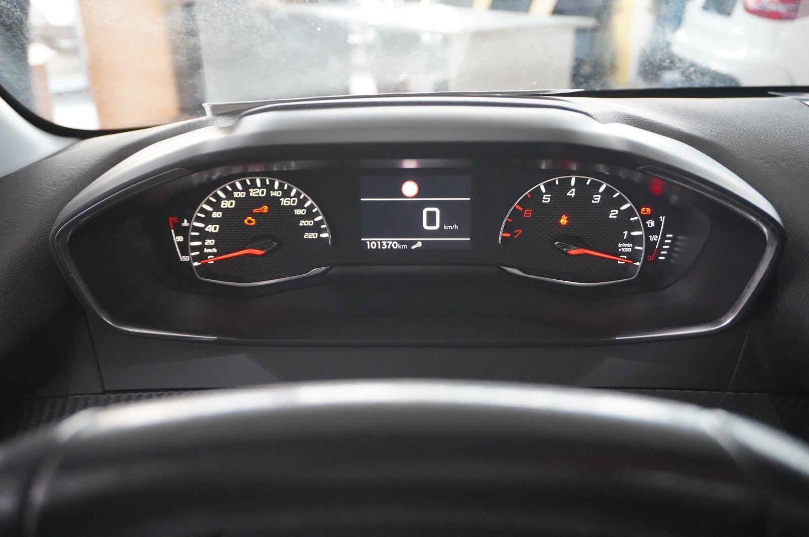 Fahrzeugabbildung Peugeot 208 1.2 ACTIVE PACK NAVI/LED/SPORT/PDC/TEMP./ASS