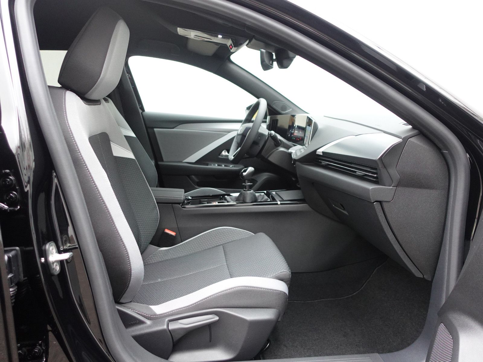 Fahrzeugabbildung Opel Astra Edition 1.2T,Navi,Kamera,Sitzhzg,AGR,LED