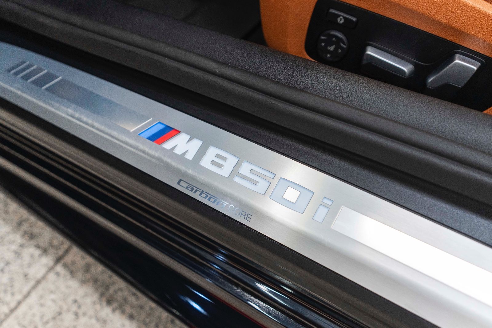 Fahrzeugabbildung BMW M850i xDrive Coupe HUD H&K 360° LASER INDIVIDUAL