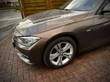 BMW 316d Touring 2.0L Modern Line BiXenon Teilleder - BMW 316: D