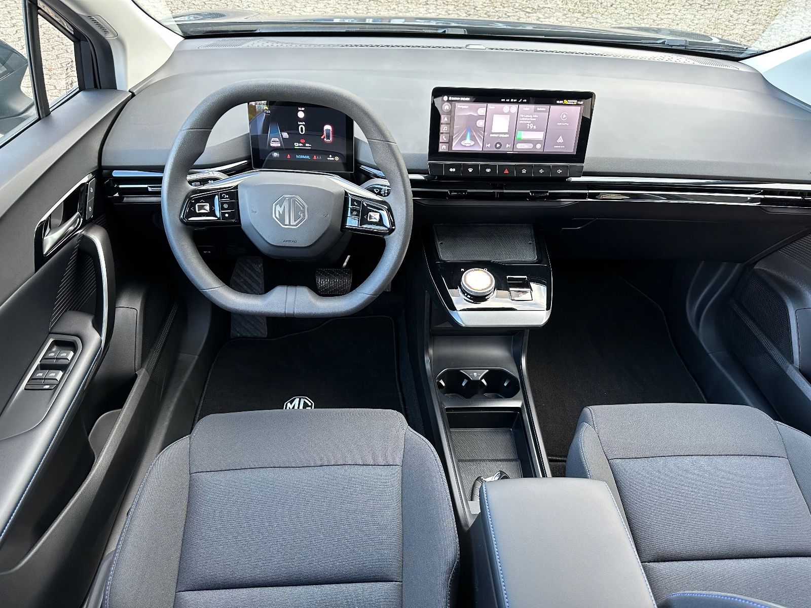 Fahrzeugabbildung MG MG4 Standard 51 kWh Navi/ACC/LED/PDC/CarPlay