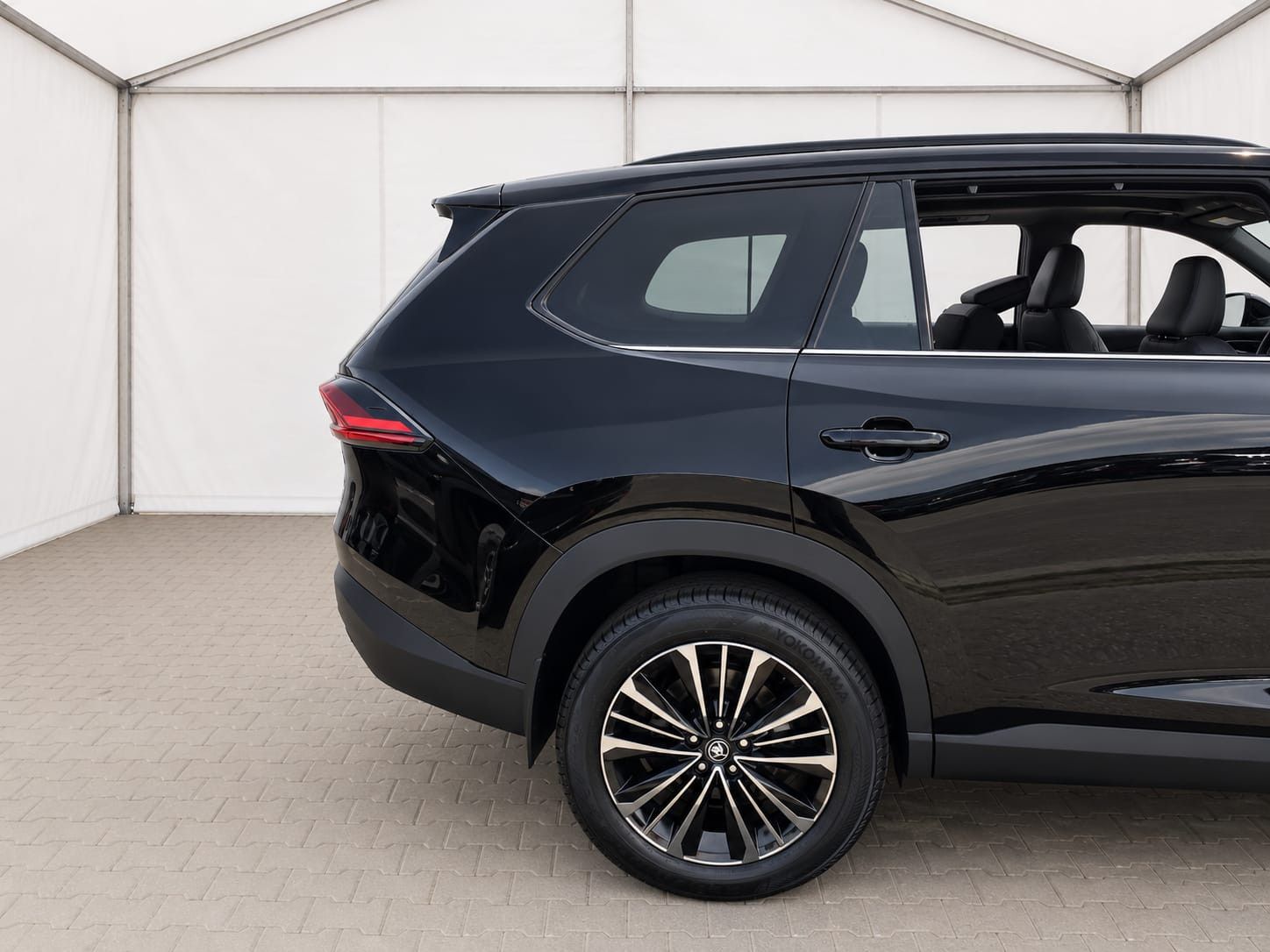 Fahrzeugabbildung Toyota GRAND Platinum Max T1: 68.000 EURO Stock !!!