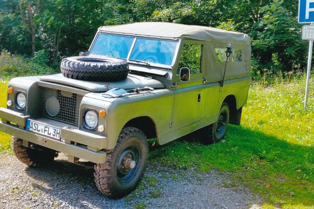 Land Rover Serie II 109 Geländewagen Oldtimer