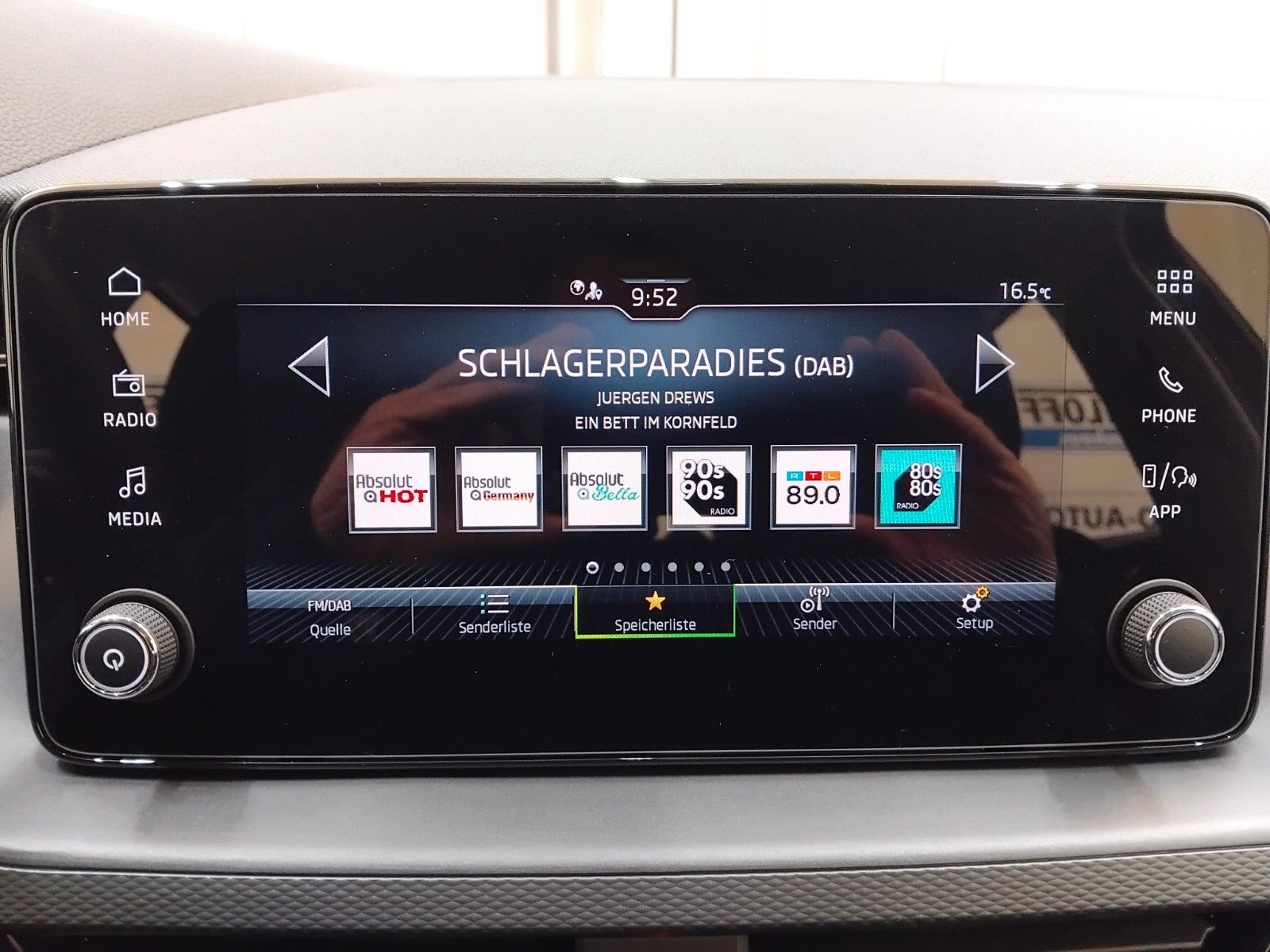 Skoda Scala (10/2025, Benzin)
