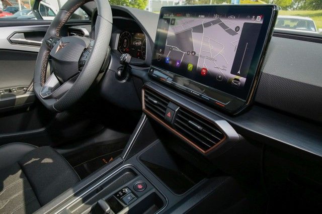 Fahrzeugabbildung SEAT Leon Sportstourer ACC NAVI LED