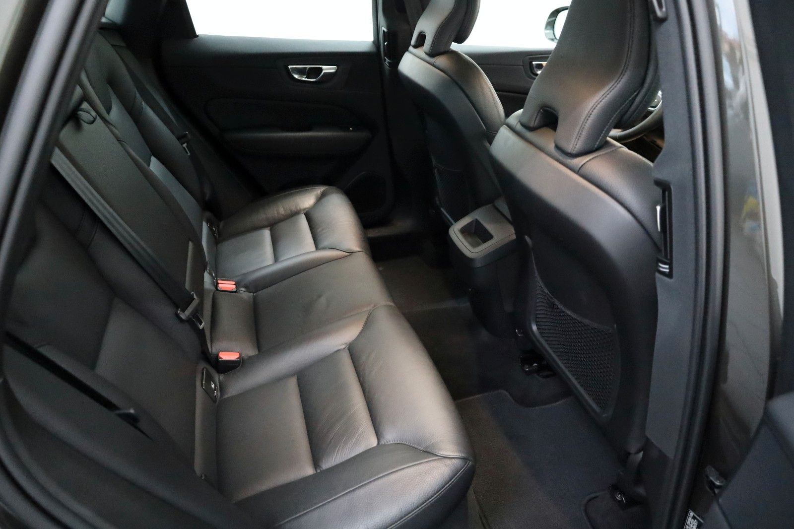 Fahrzeugabbildung Volvo XC60 Momentum Pro Leder,Navi,LED,Panorama,Kamera