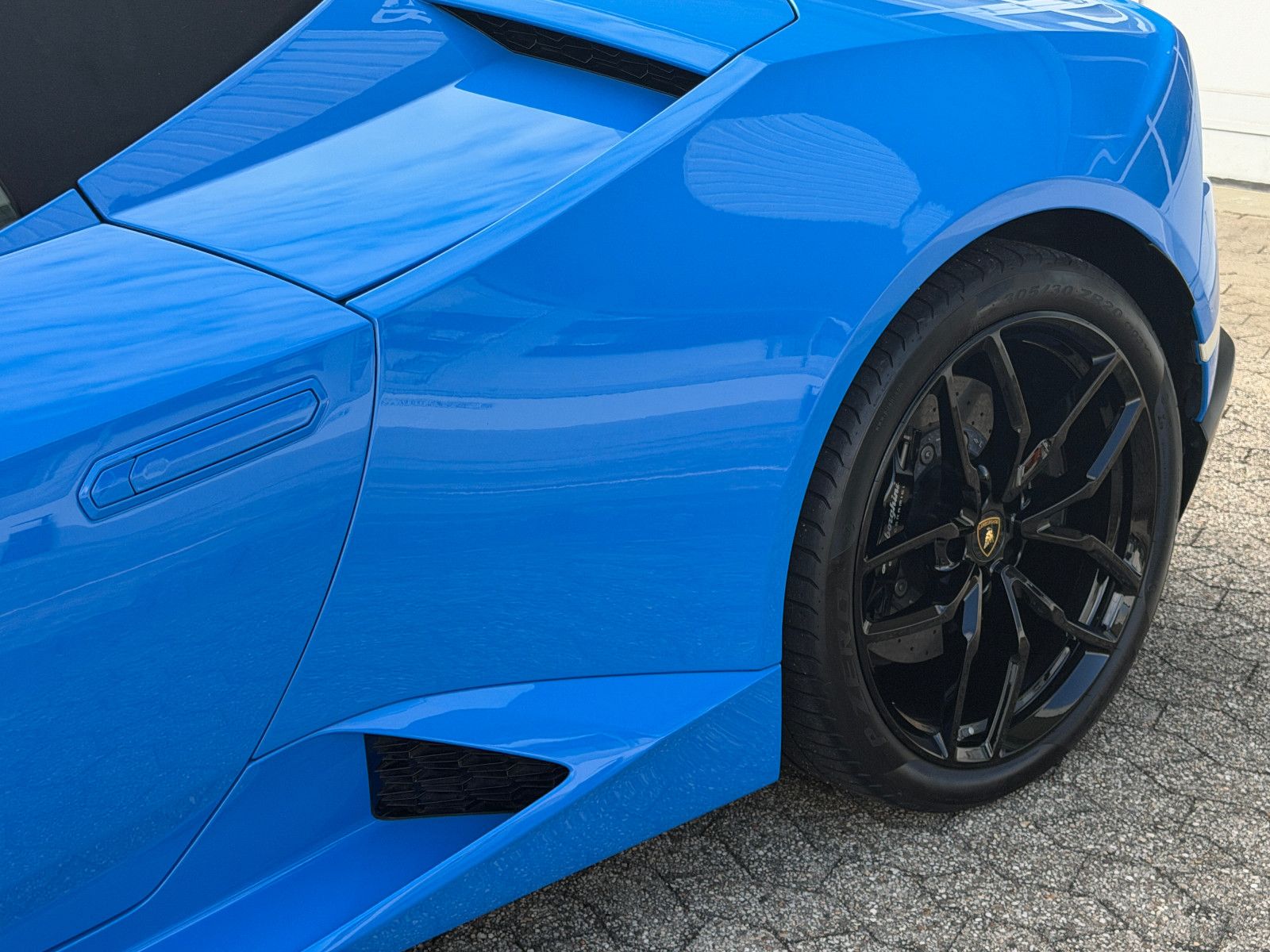 Fahrzeugabbildung Lamborghini Huracán/SPYDER/LIFT/KAMERA/LP610/KERAMIK/