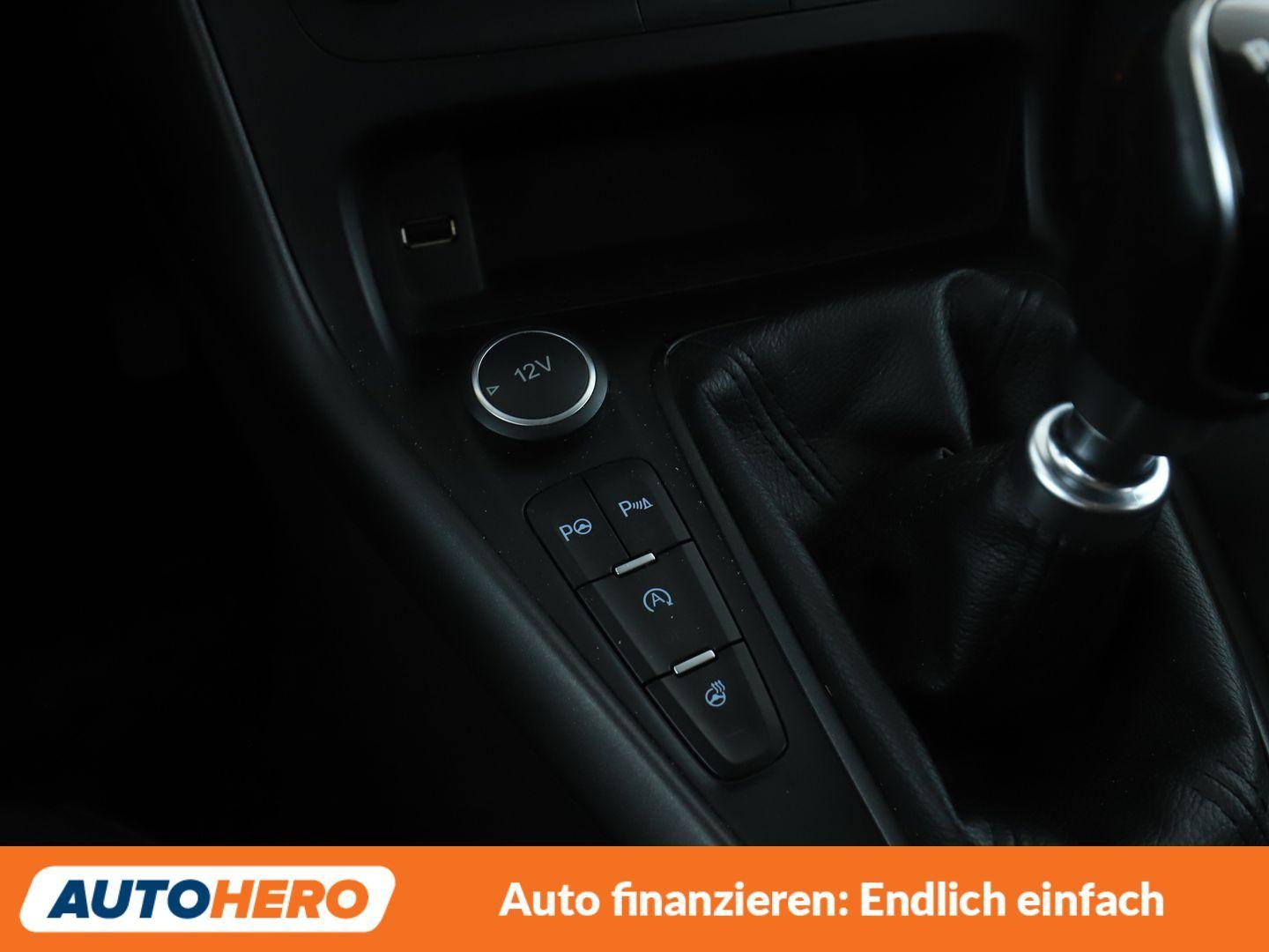 Ford Focus 1.0 EcoBoost Business*NAVI*TEMPO*PDC*SHZ*