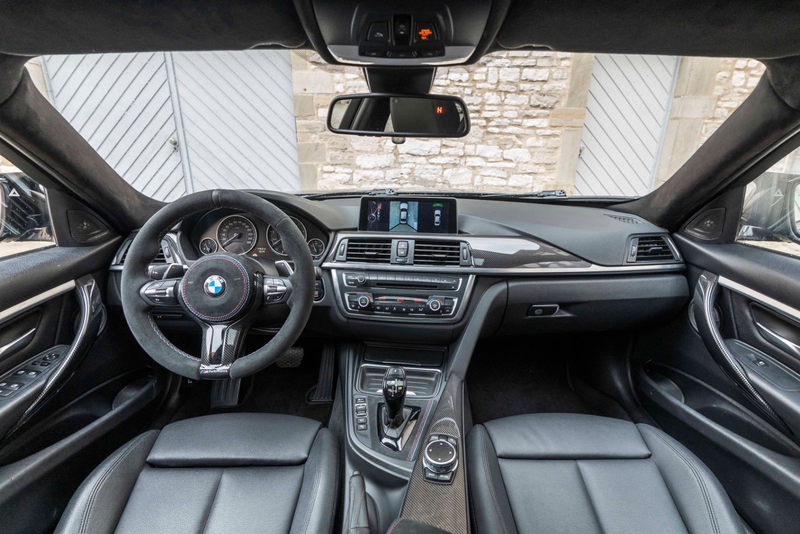 Fahrzeugabbildung BMW 335I M-Performace H&K KAM NAV ALC CARBON M