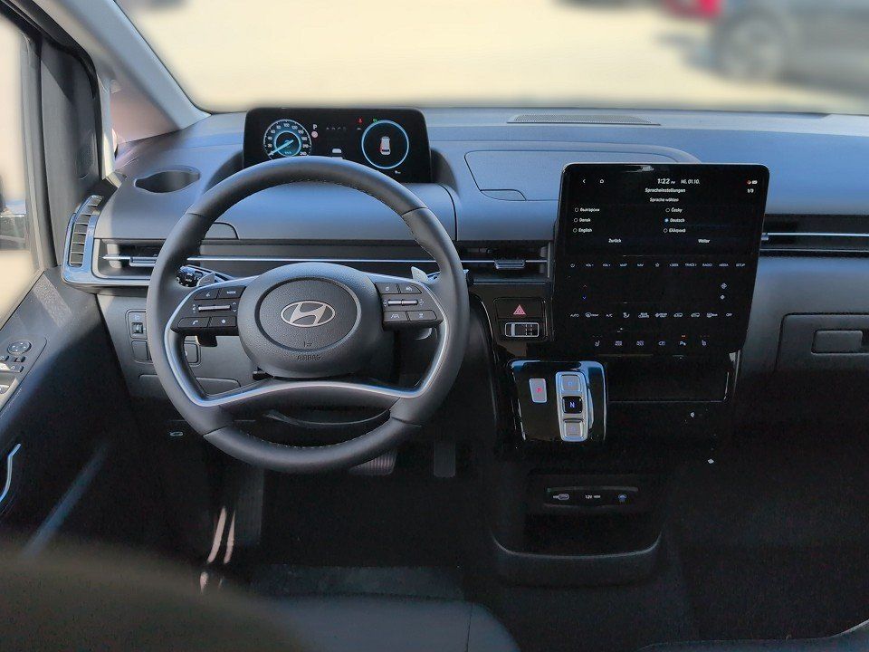 Fahrzeugabbildung Hyundai STARIA HEV 9SITZ 1.6T AT TREND 18ALU+PARK-P+NAV
