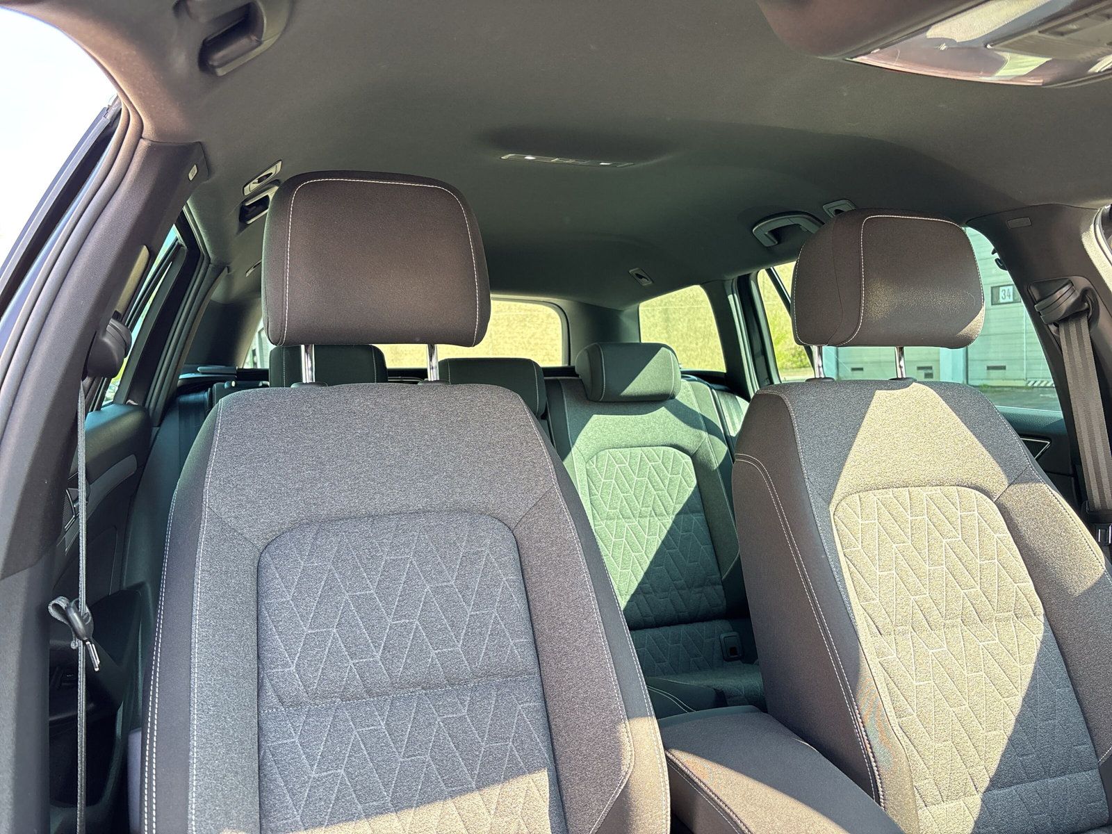 Fahrzeugabbildung Volkswagen Passat Variant Business 2.0 TDI DSG AHK App-Conn