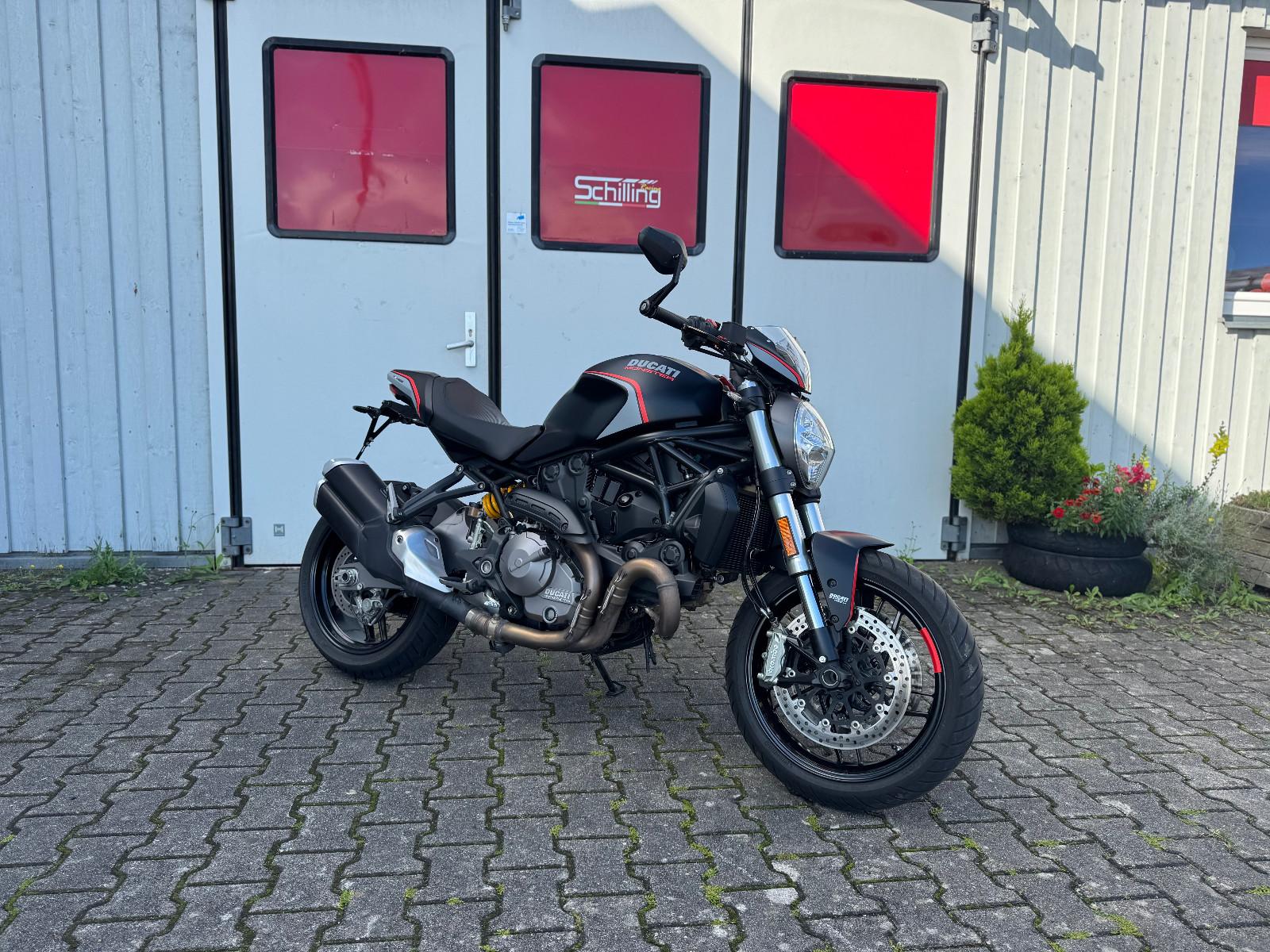 Ducati Monster 821 Dark Stealth
