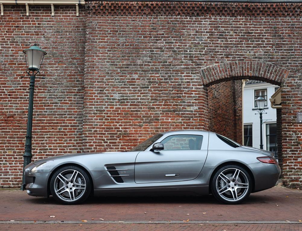 Mercedes-Benz SLS AMG