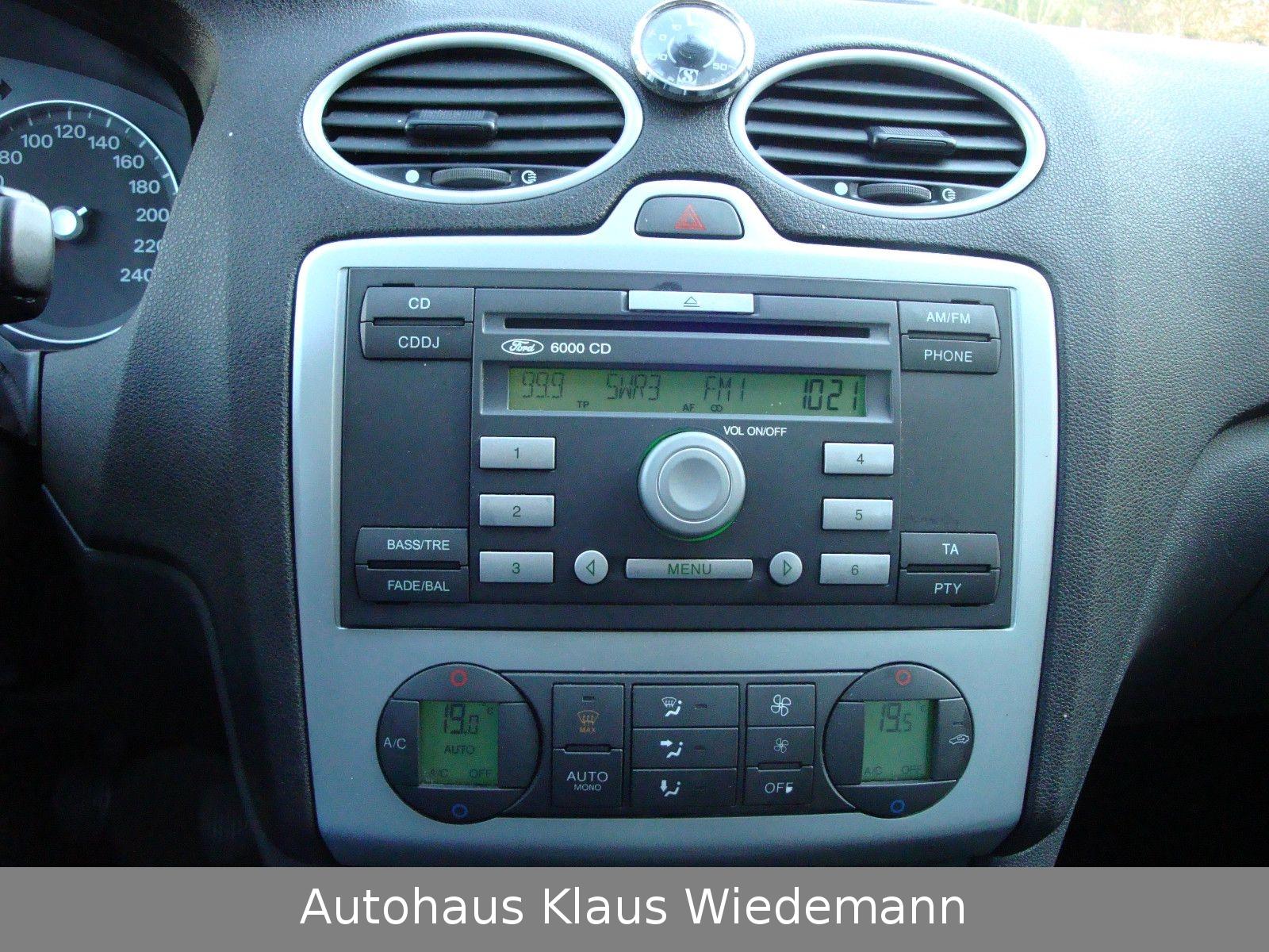 Ford Focus 2005 — photo 20
