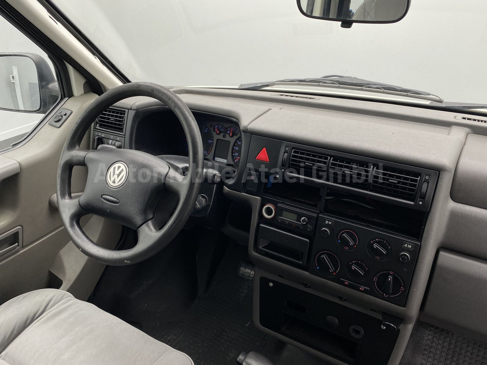 Fahrzeugabbildung Volkswagen T4 Kombi TDI Automatik Behörde/ Camper 5719