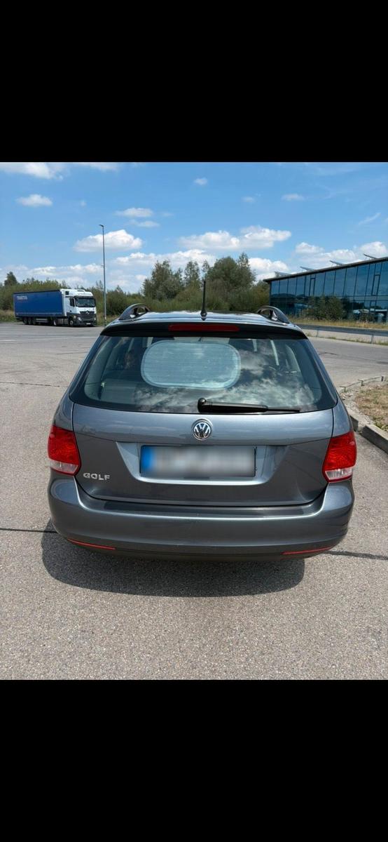 Volkswagen Golf 2008 — interior