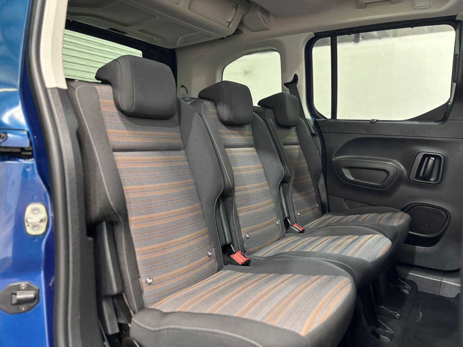 Fahrzeugabbildung Opel Combo Innovation Kamera#Pano#HeadUp