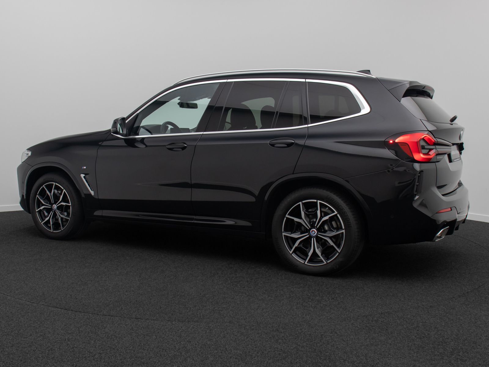 Fahrzeugabbildung BMW X3 xD20d  M Sport Panorama Kamera DAB AHK 19Zoll