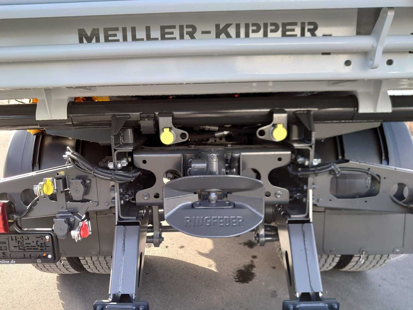Fahrzeugabbildung Mercedes-Benz Arocs 1832 KK 4x2 Kipper+Kran Fassi F120+Funk