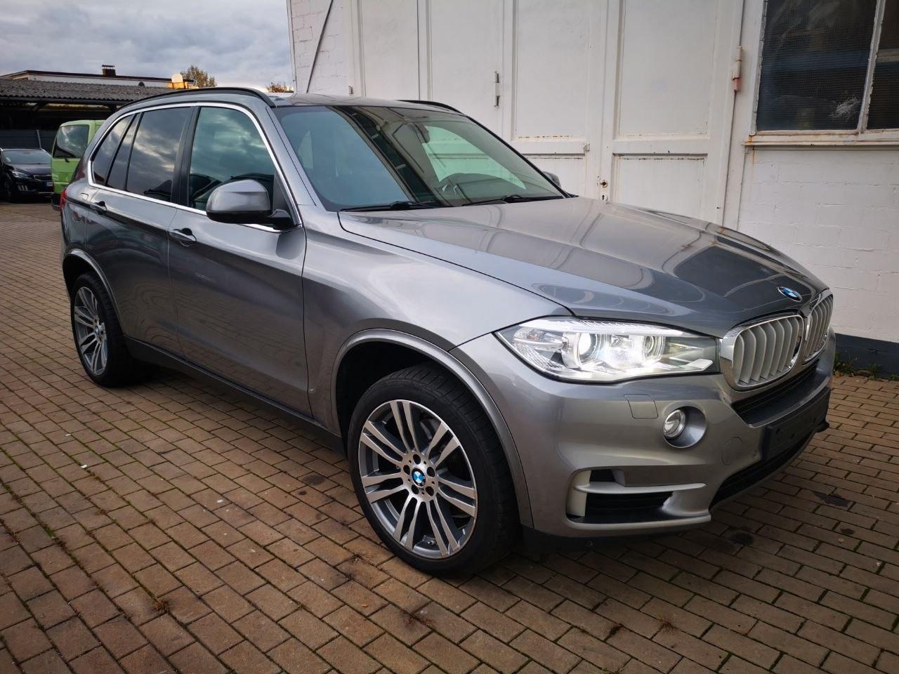 BMW X5 xDrive 40d 7-Sitzer M-Felgen Kamera
