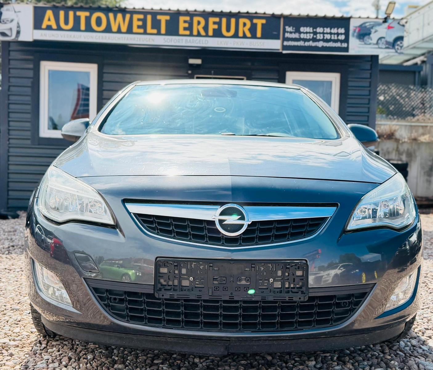 Opel Astra J Lim. 5-trg. Cosmo