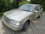 Mercedes-Benz C 220 ELEGANCE * 1. Hd. * SEHR GEPFLEGT !!! - Mercedes-Benz C 220 mit Benzin-Antrieb: Automatik