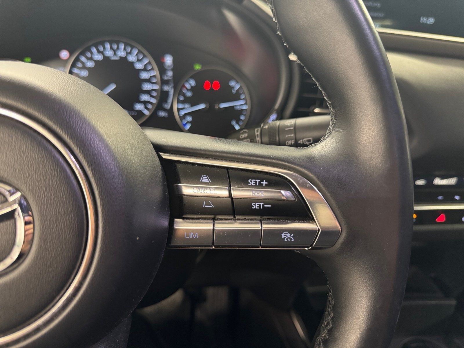 Fahrzeugabbildung Mazda CX-30 2.0 SKYACTIV-X M Hybrid Selection 2WD