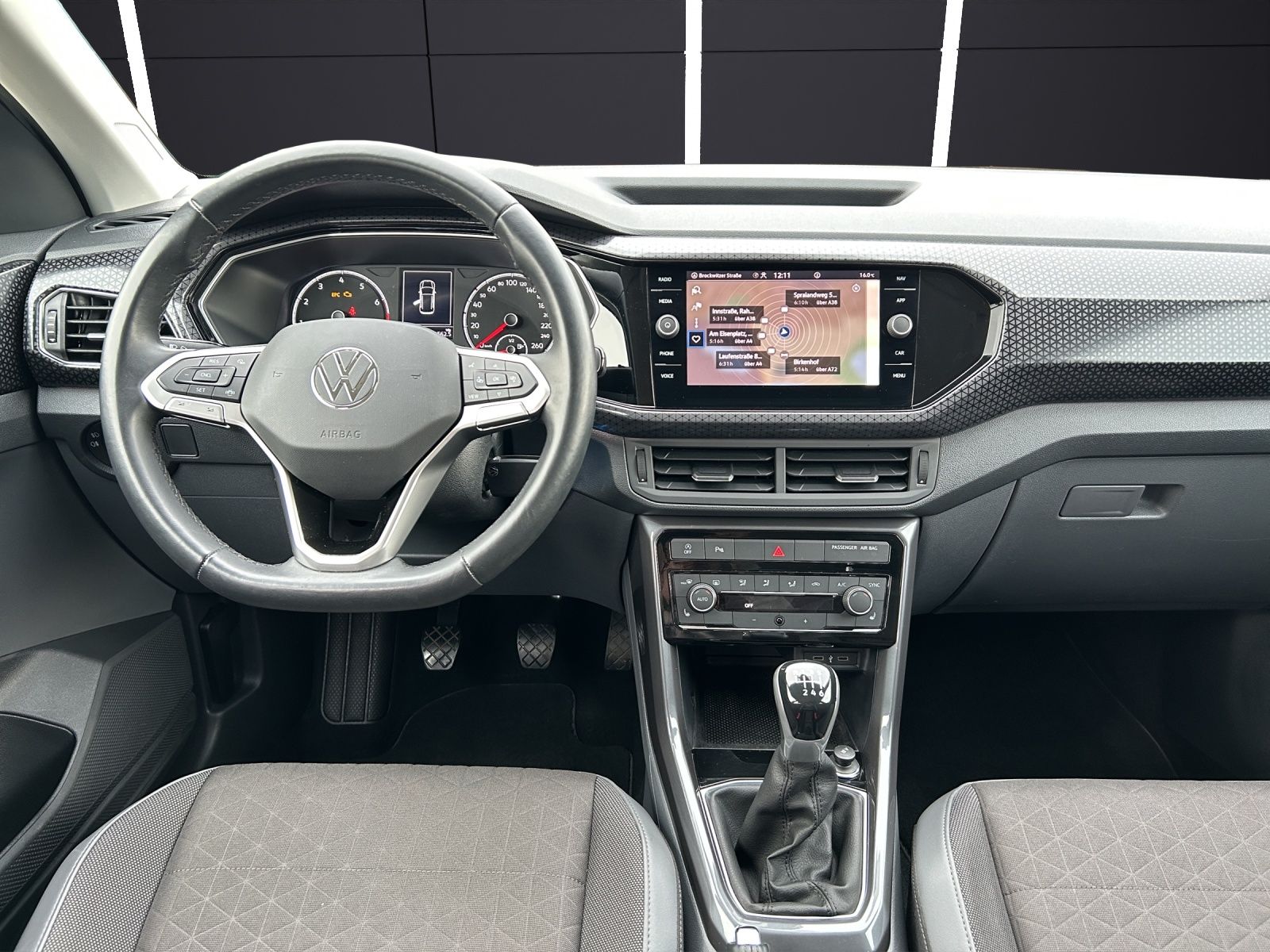 Fahrzeugabbildung Volkswagen T-Cross TSI Style R-Line LED Navi RFK SH 17"