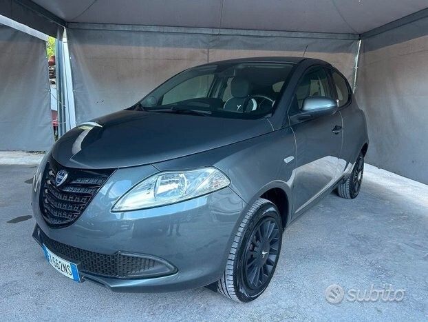 Lancia Ypsilon 0.9 TwinAir 85 CV 5 porte Metano 