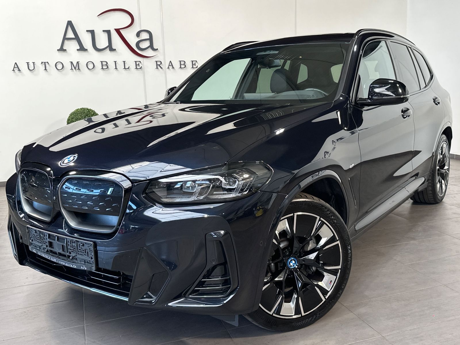 BMW iX3 Impressive M Sport NAV+LED+PANO+AHK+HUD+360°