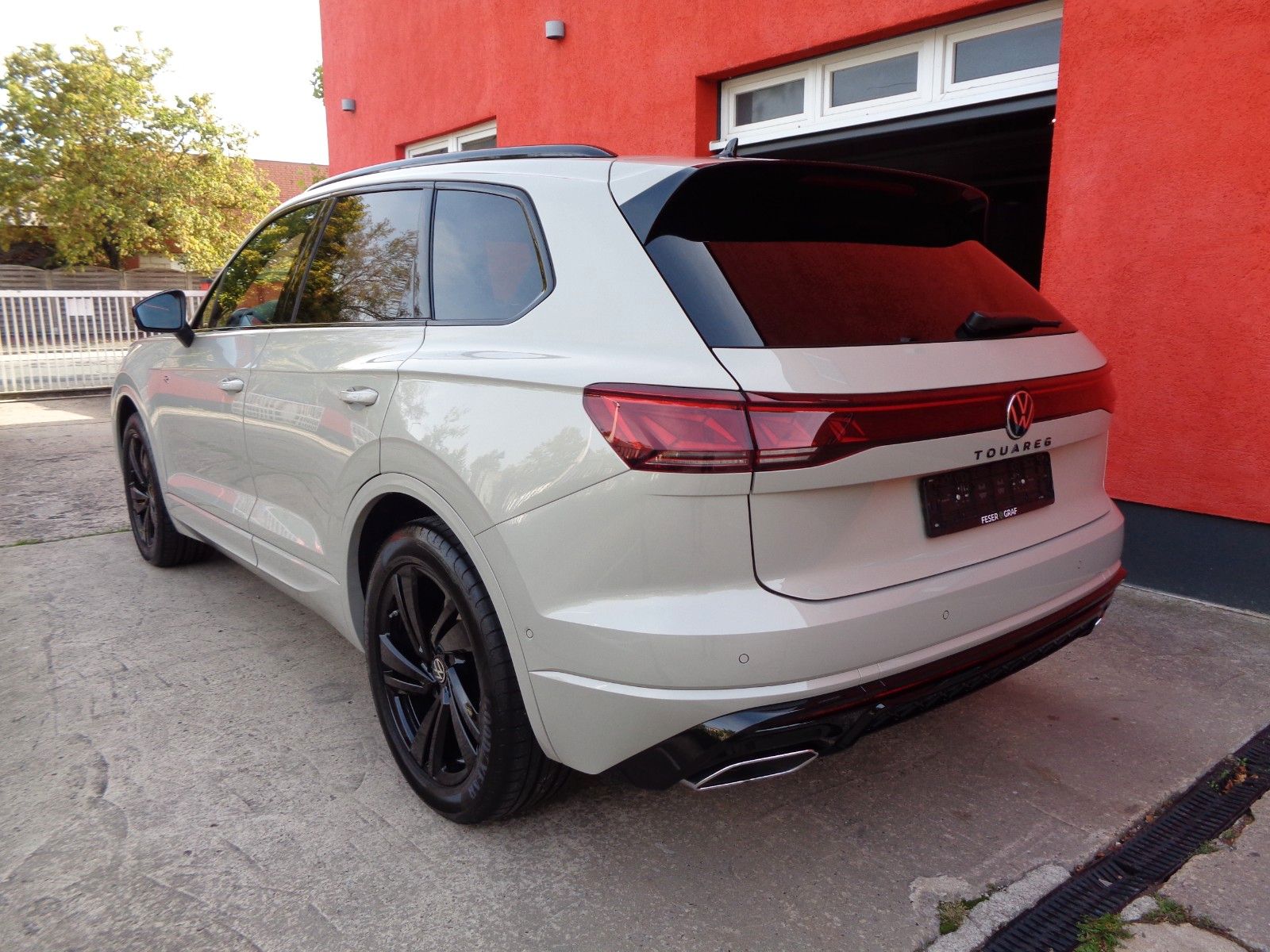 Volkswagen Touareg 3.0 TDI 210 KW 4Motion R-Line foto 3
