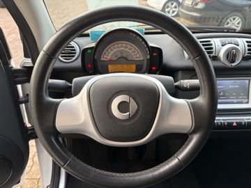 Bild 8 Smart ForTwo fortwo cabrio Easytronic +BT+ALLWETTER+