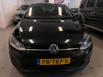 Volkswagen Golf - 10