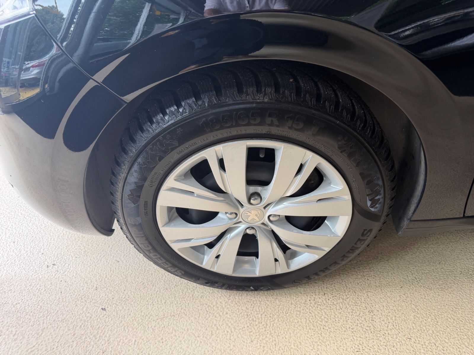 Fahrzeugabbildung Peugeot 208 Active