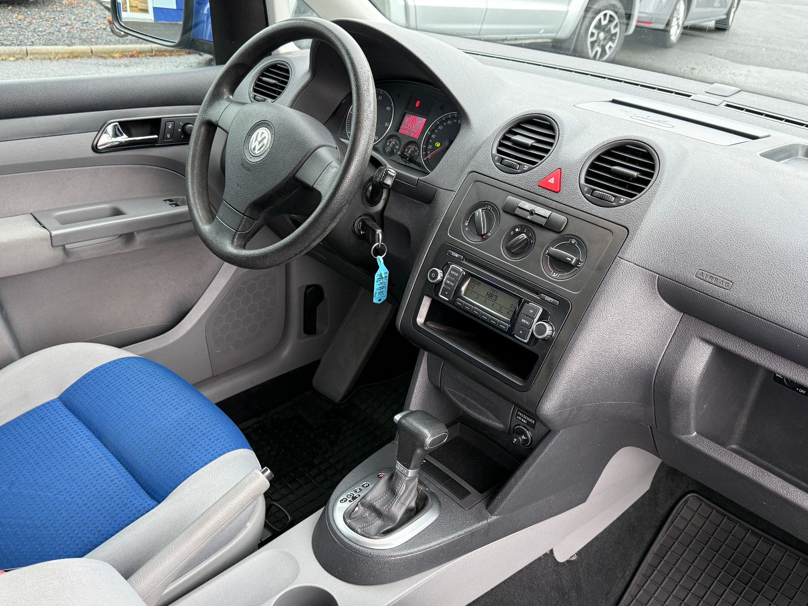 Fahrzeugabbildung Volkswagen Caddy Maxi Life 1.9 TDi DSG 7-Sitzer AHK PDC