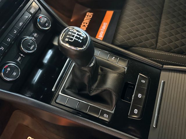 MYAUTOCENTER – Gebraucht- und Jahreswagen mit Werkstattservice in Pfaffenhofen Skoda Superb Combi Style *Bi Xenon*Klima*ACC*