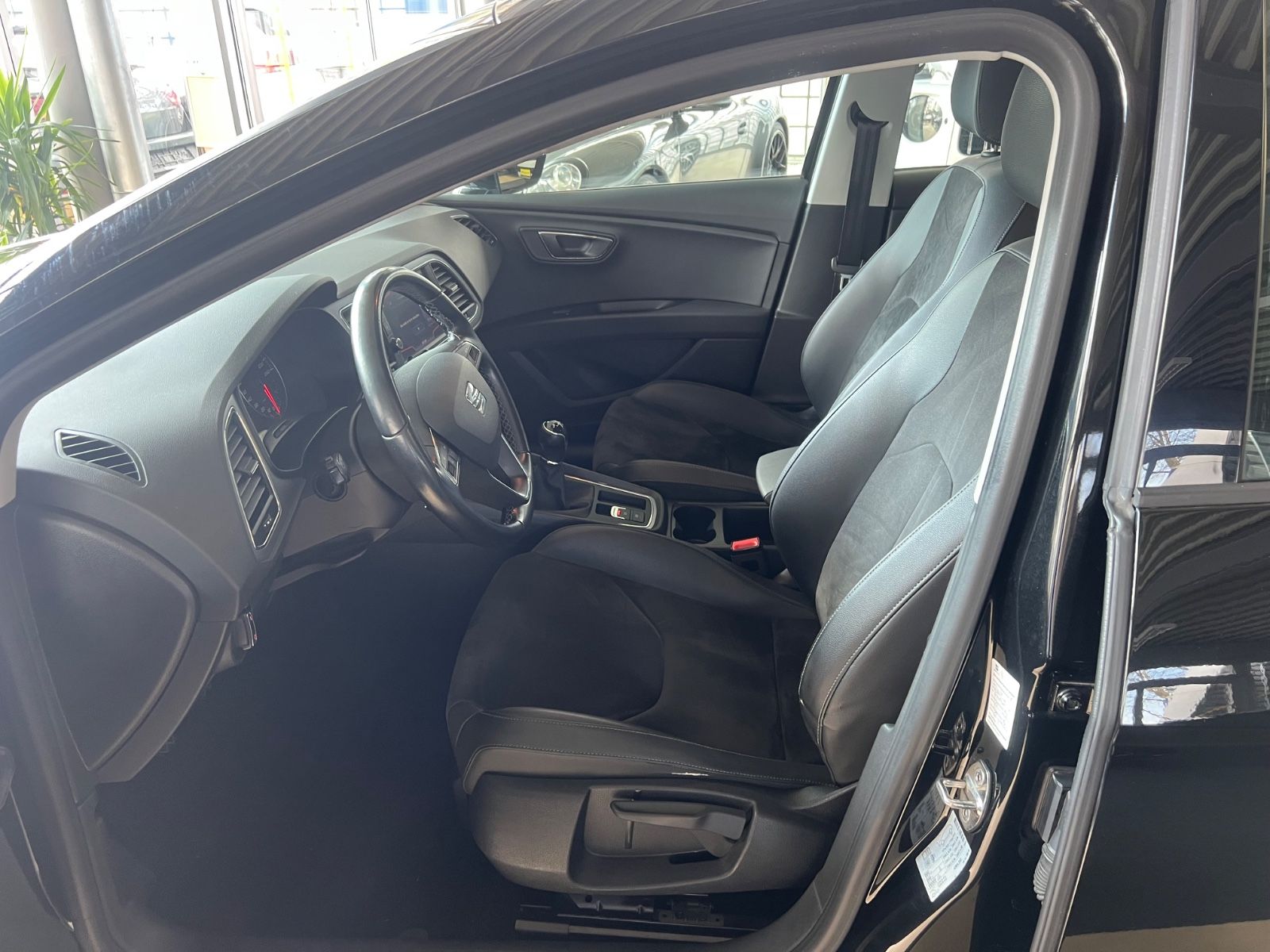 Fahrzeugabbildung SEAT Leon ST 1.4 TSI Style * 1.HAND *ALCANTARA*NAVI*